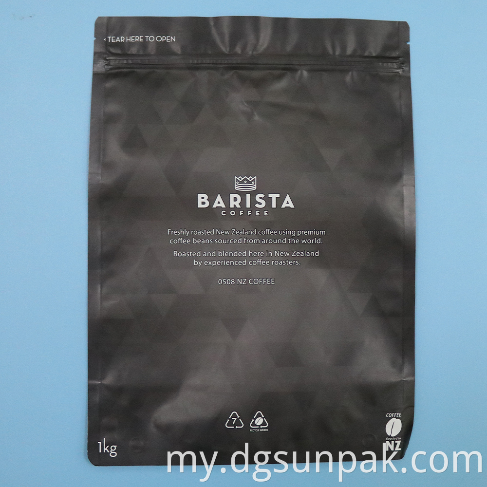 စိတ်ကြိုက်အနက်ရောင် Matte finish ကို finish ကို finish ကို finish ကို bagsack bag ziplock ပလတ်စတစ်ထုပ်ပိုးအိတ်များထုပ်ပိုးများအတွက် panties